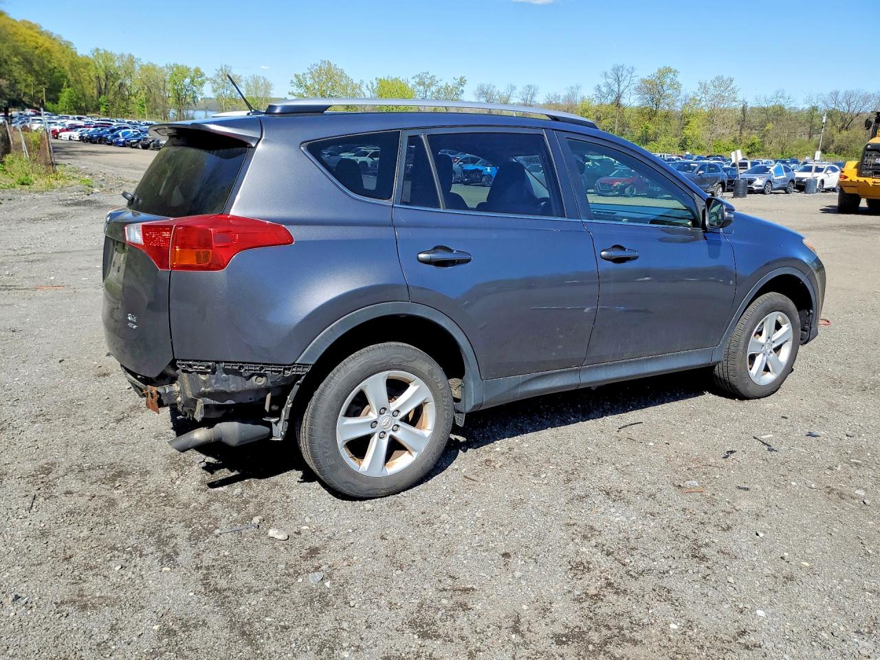 2014 TOYOTA RAV4 XLE photo 5
