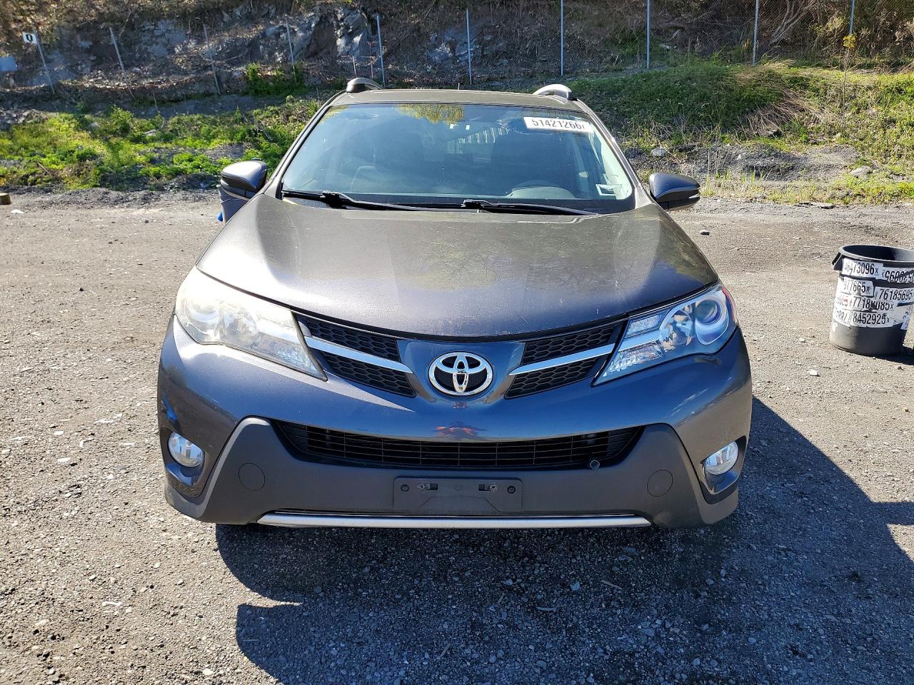 2014 TOYOTA RAV4 XLE photo 9