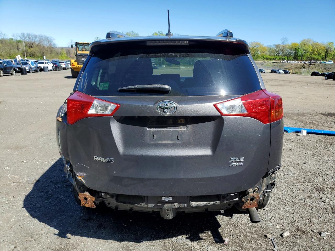 2014 TOYOTA RAV4 XLE photo 11