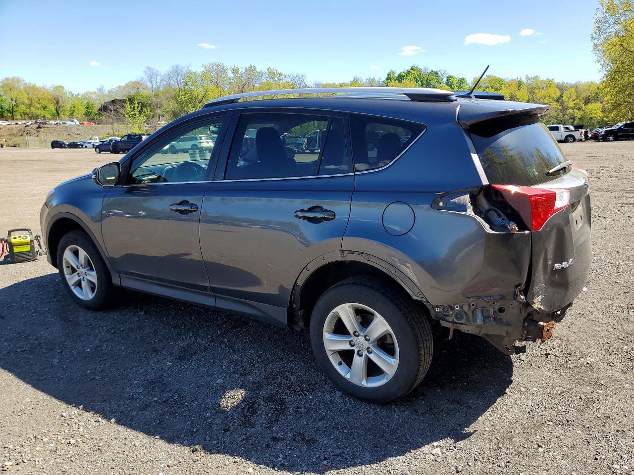 2014 TOYOTA RAV4 XLE photo 3