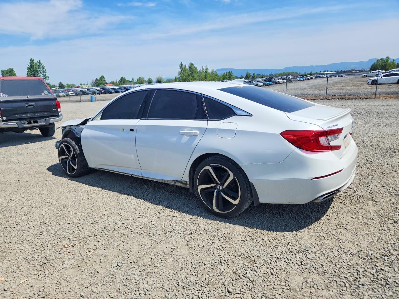 2018 HONDA ACCORD SPORT photo 4