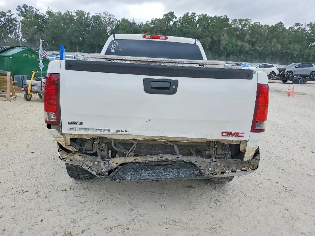 2012 GMC SIERRA C1500 SLE photo 16