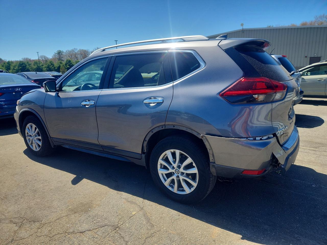 2018 NISSAN ROGUE SV photo 3