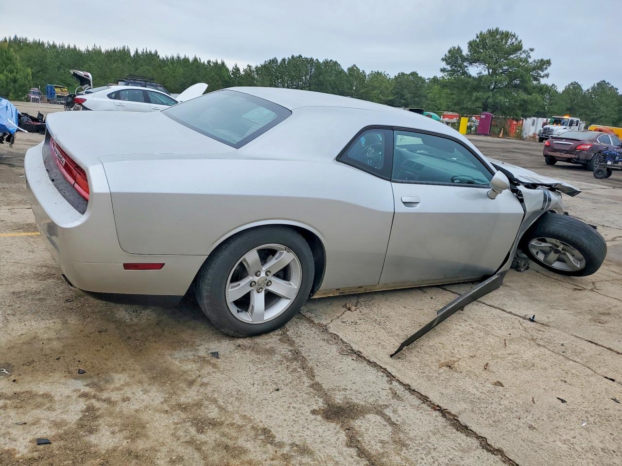 2012 DODGE CHALLENGER SXT photo 3