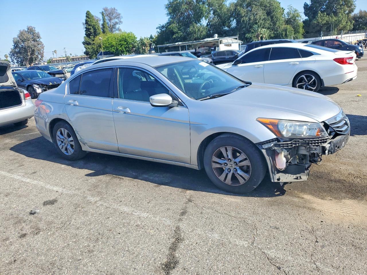 2011 HONDA ACCORD LXP photo 4