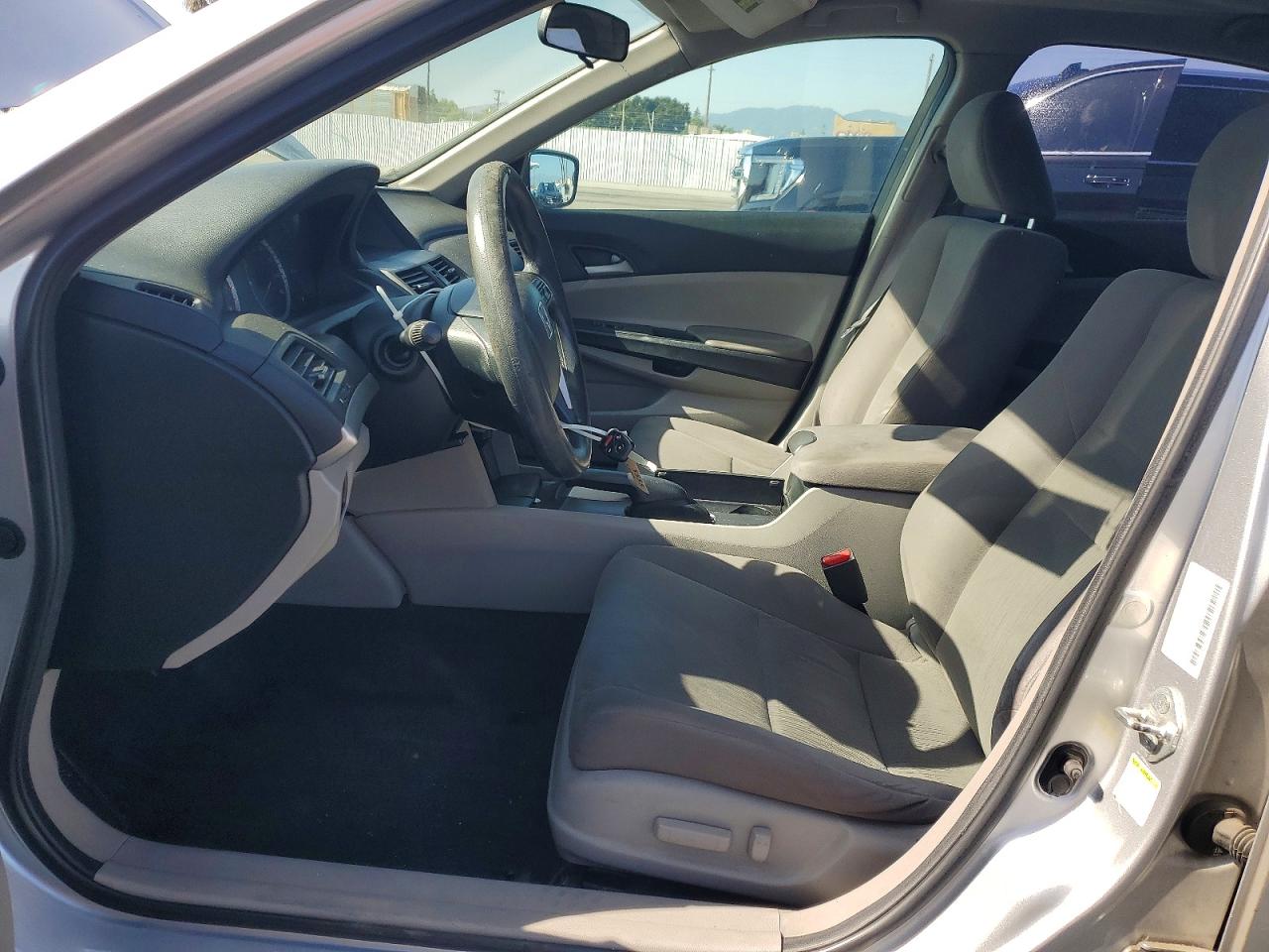 2011 HONDA ACCORD LXP photo 7