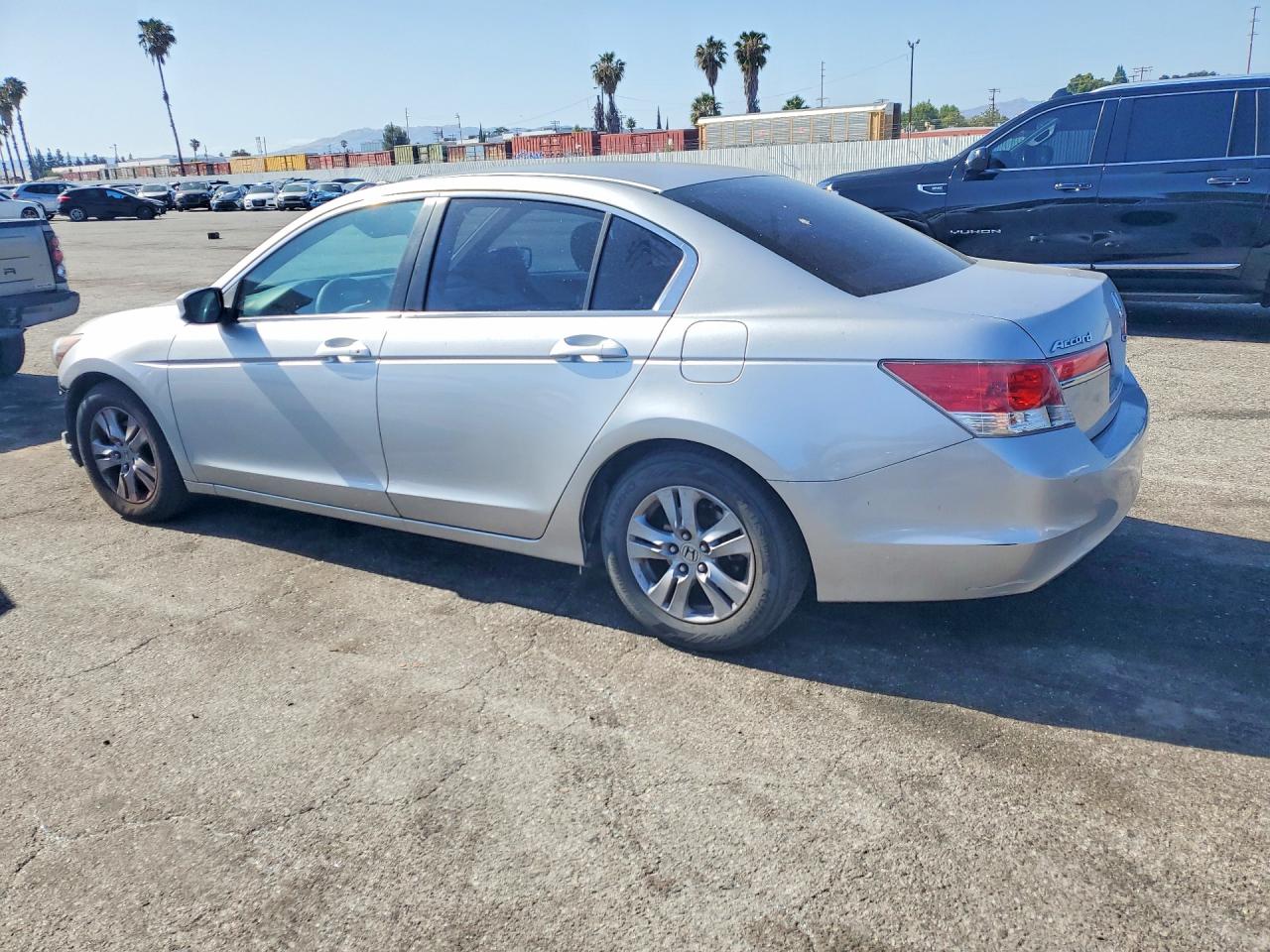 2011 HONDA ACCORD LXP photo 2