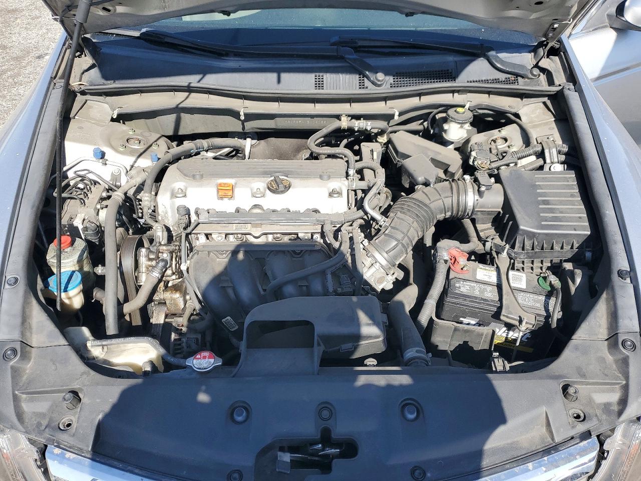 2011 HONDA ACCORD LXP photo 11