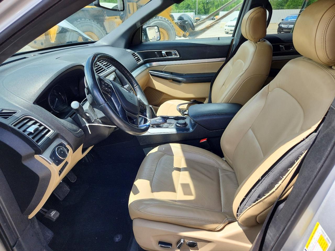 2016 FORD EXPLORER XLT photo 7