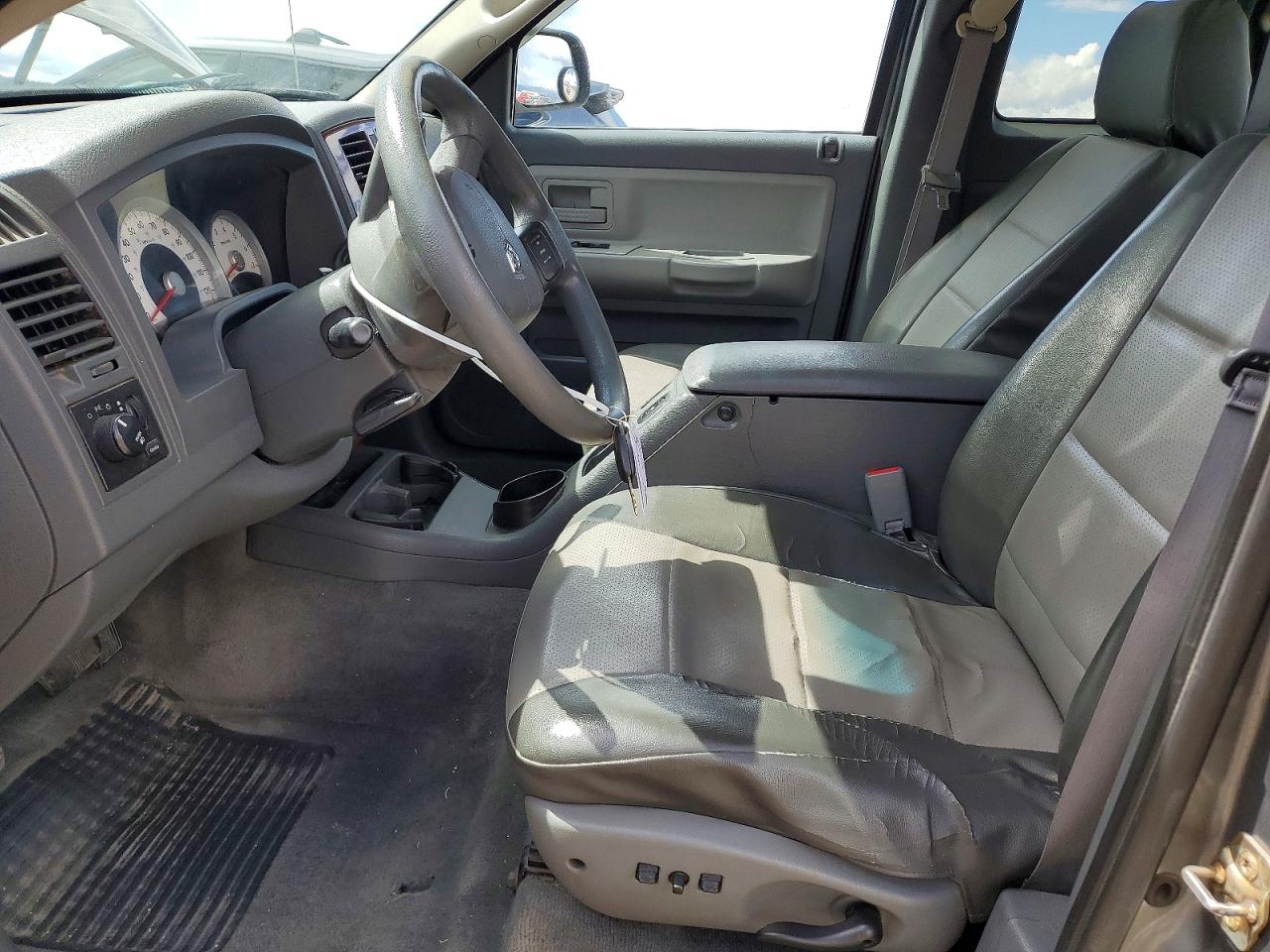 2005 DODGE DAKOTA SLT photo 13