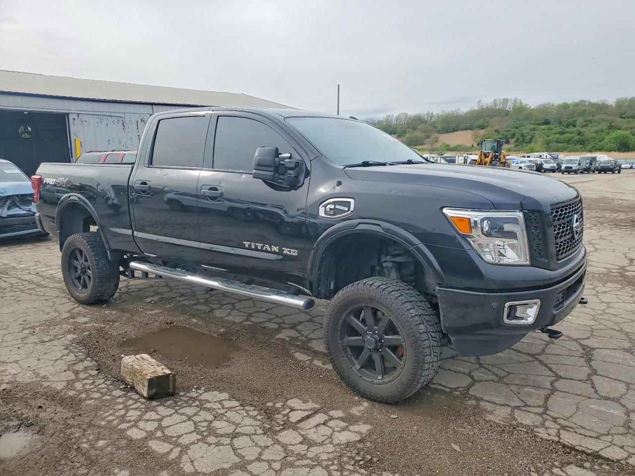 2019 NISSAN TITAN XD PRO-4X photo 4