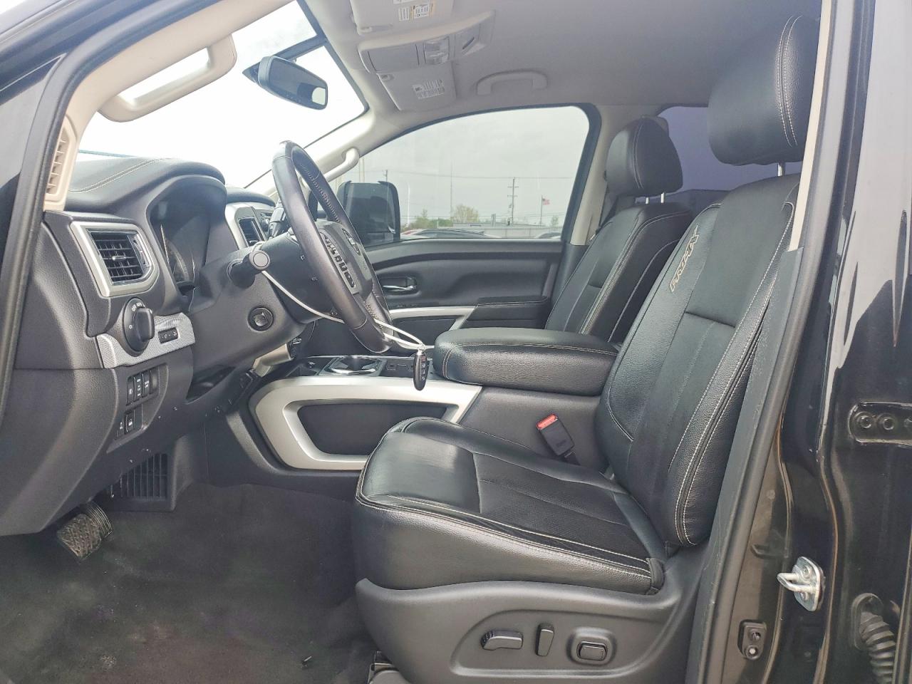 2019 NISSAN TITAN XD PRO-4X photo 7