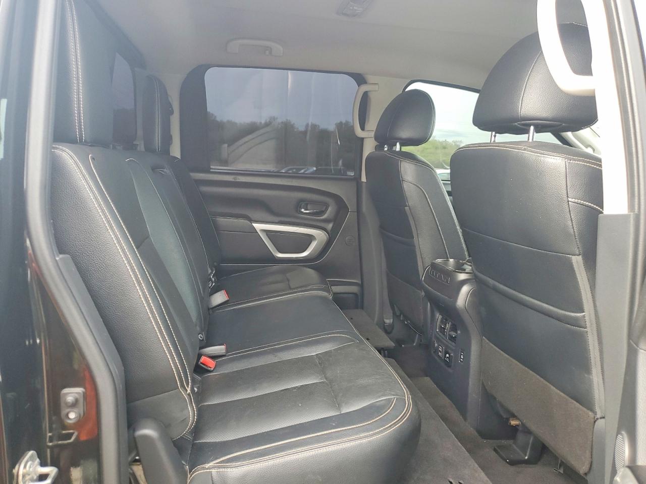 2019 NISSAN TITAN XD PRO-4X photo 10