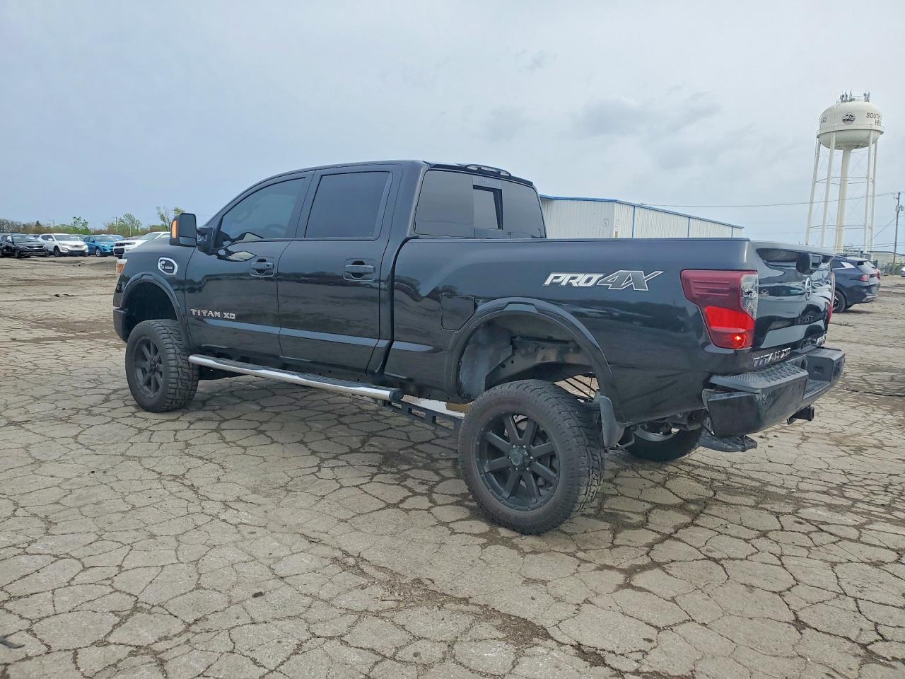 2019 NISSAN TITAN XD PRO-4X photo 2