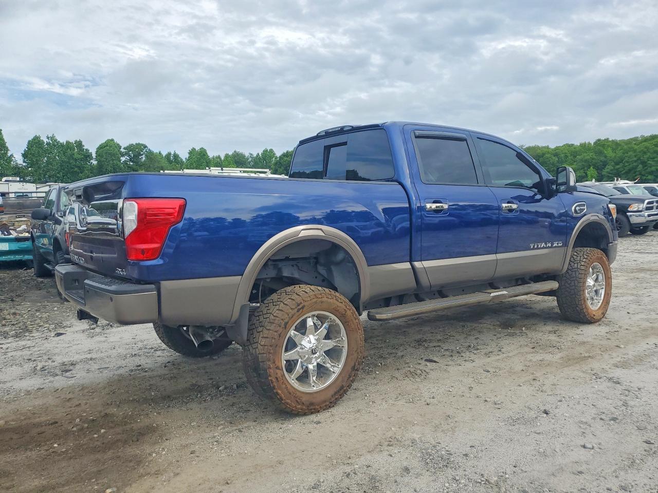 2018 NISSAN TITAN XD PLATINUM RESERVE photo 3