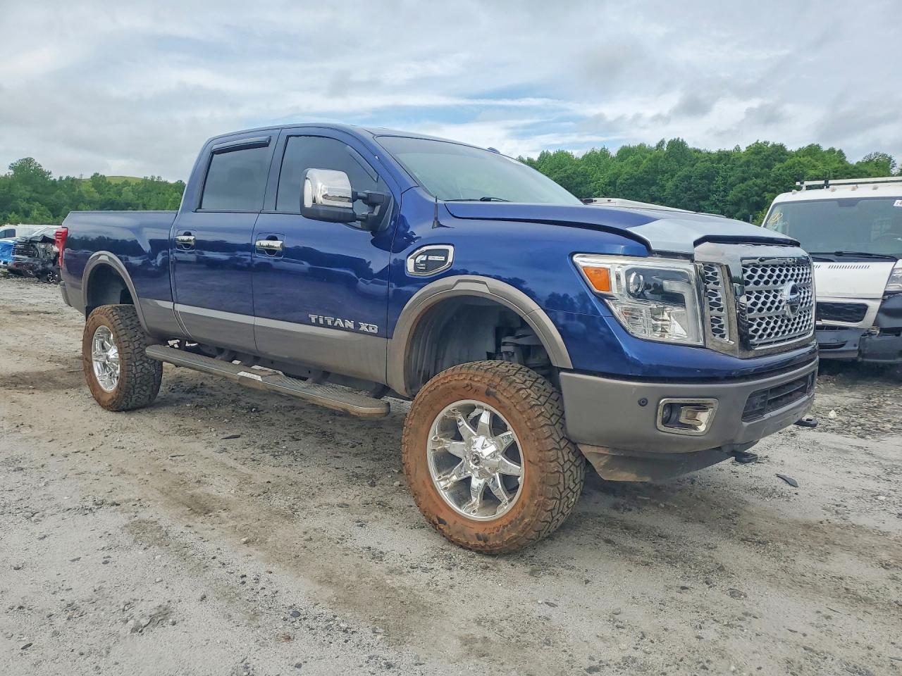 2018 NISSAN TITAN XD PLATINUM RESERVE photo 4