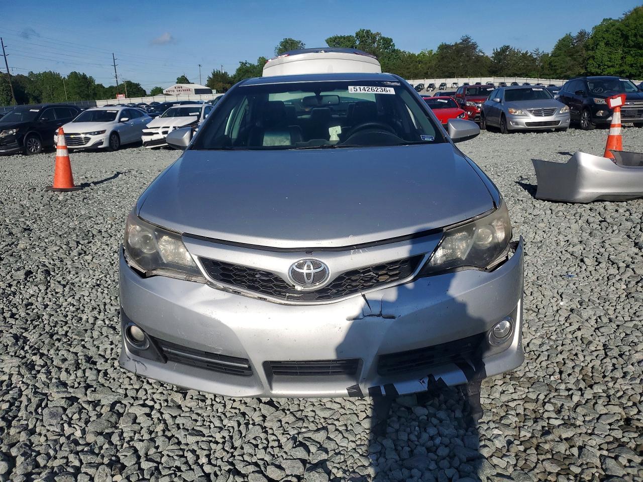 2014 TOYOTA CAMRY SE photo 5