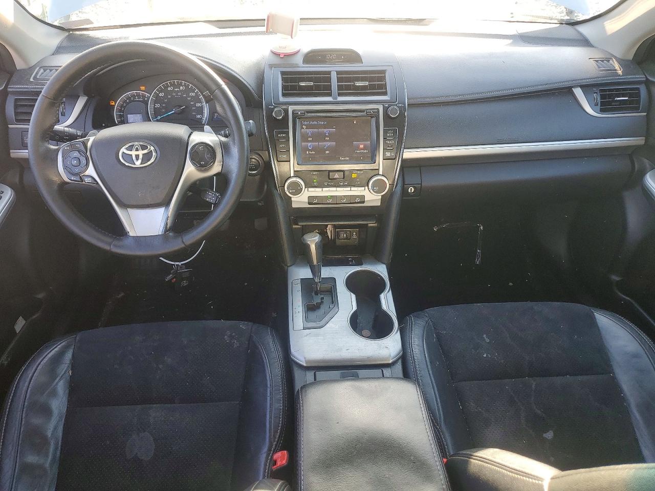 2014 TOYOTA CAMRY SE photo 8
