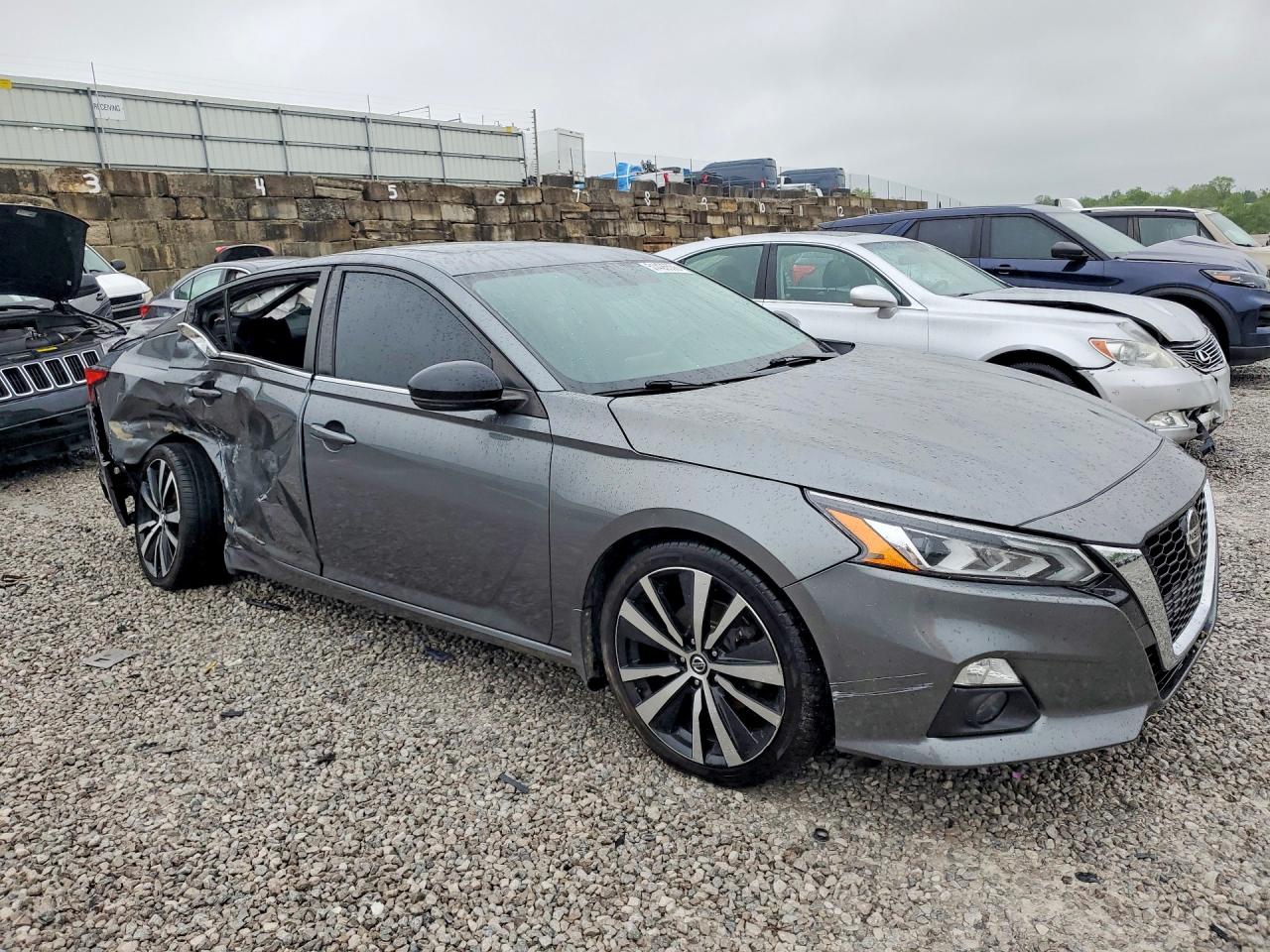 2019 NISSAN ALTIMA SR photo 10