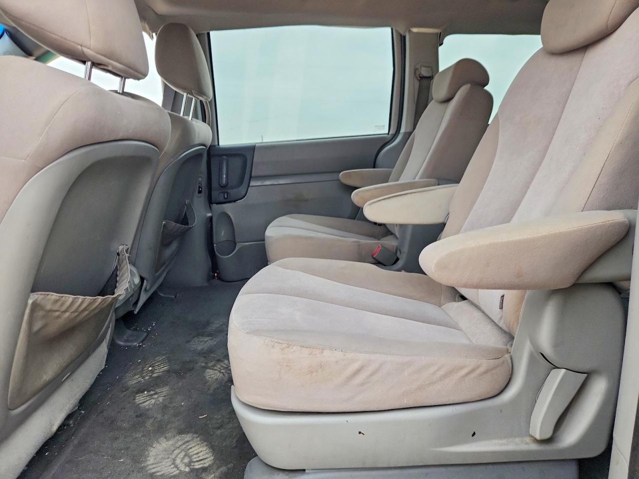 2010 KIA SEDONA LX photo 21