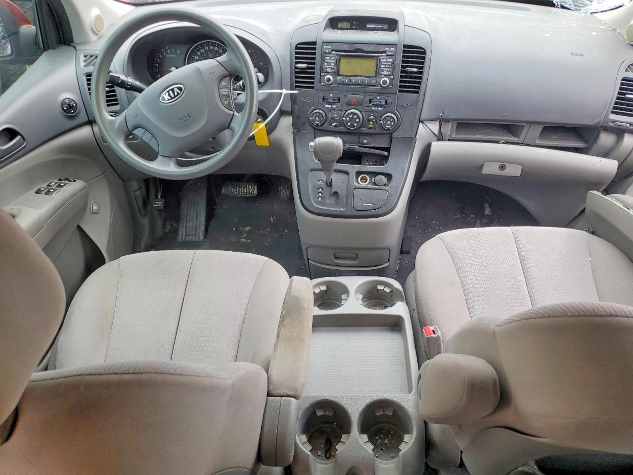 2010 KIA SEDONA LX photo 15