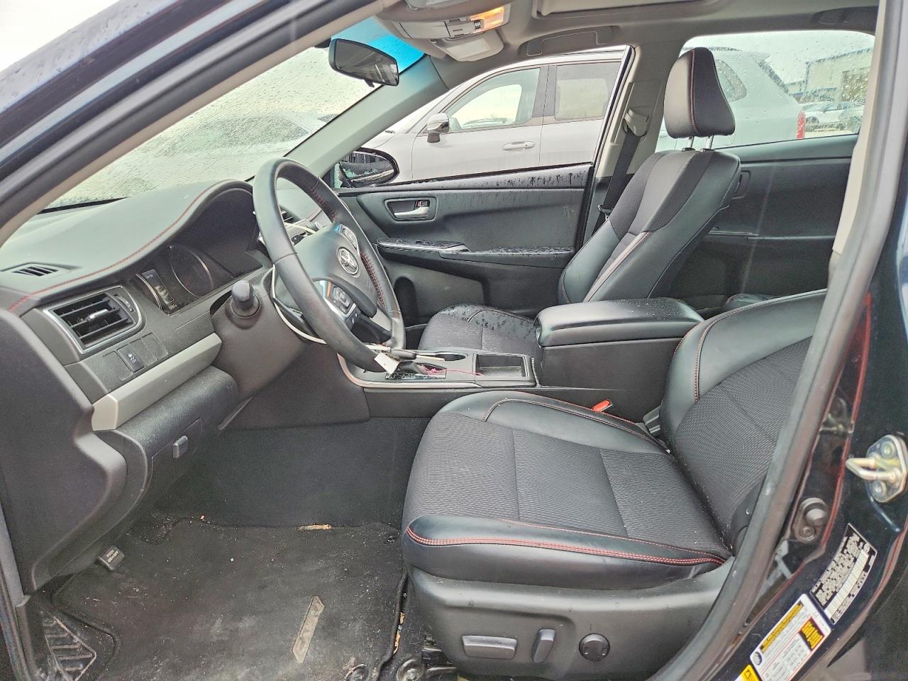 2017 TOYOTA CAMRY SE photo 7
