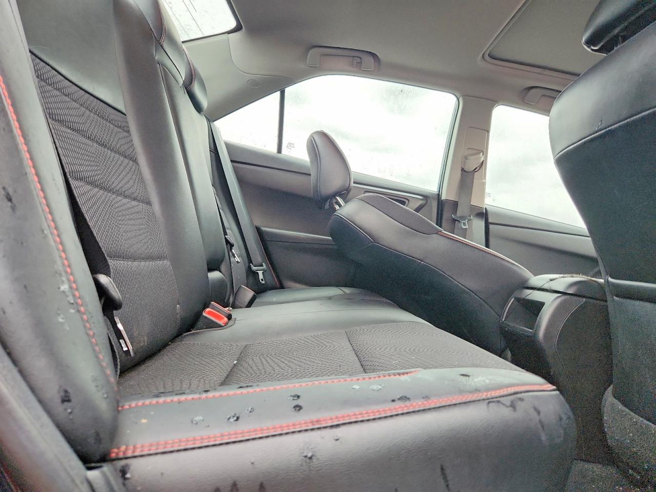 2017 TOYOTA CAMRY SE photo 10