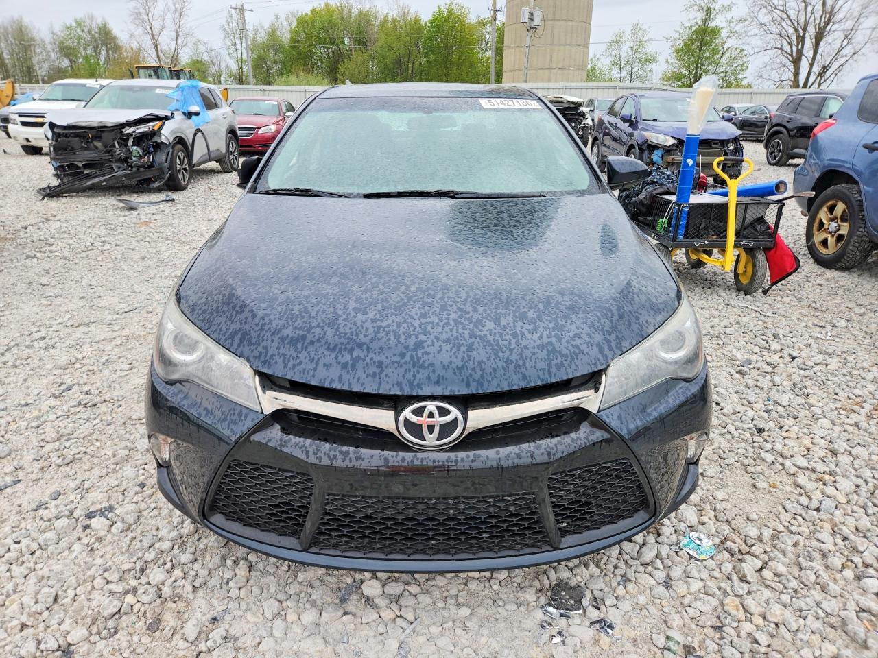 2017 TOYOTA CAMRY SE photo 5