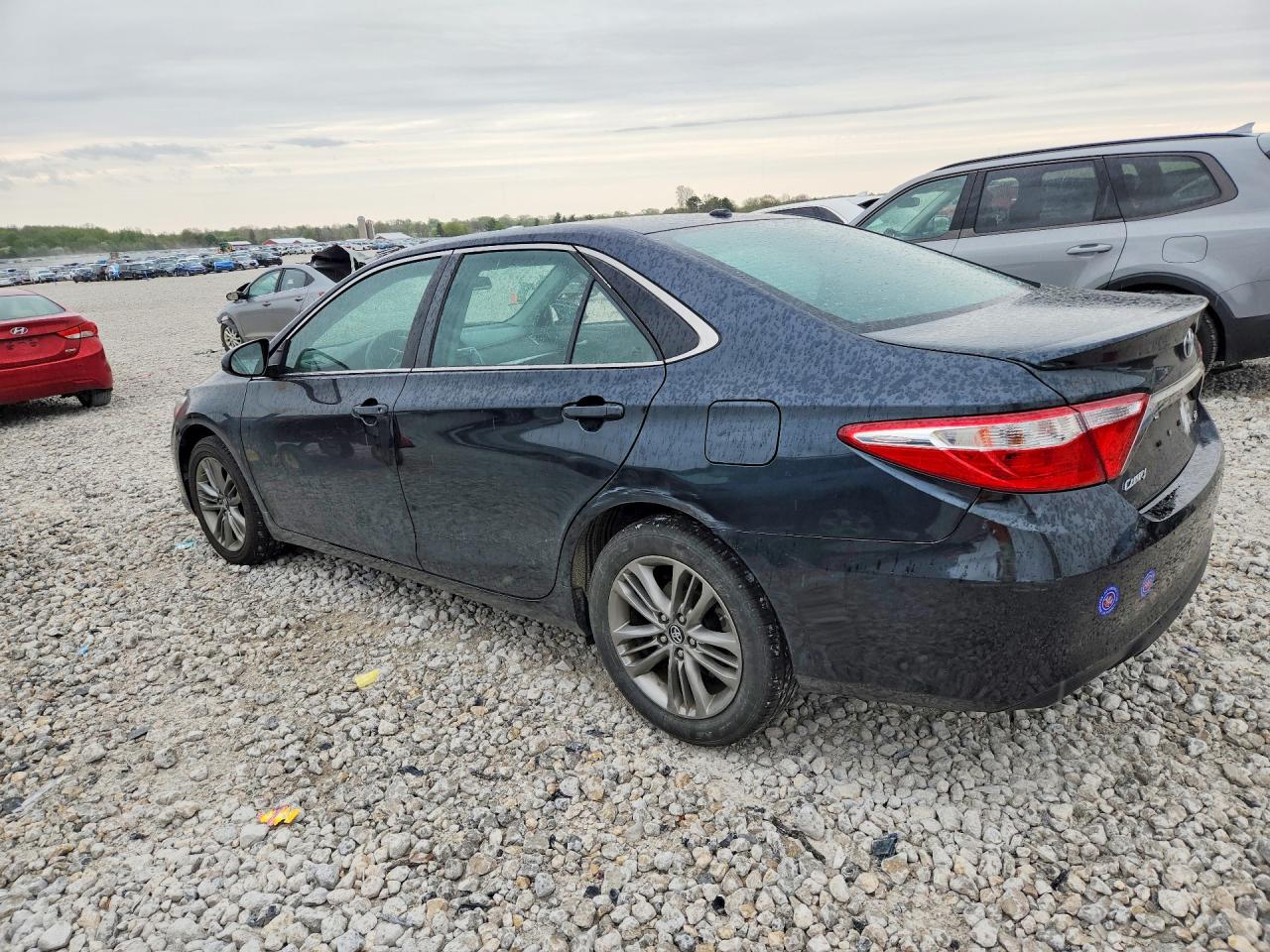 2017 TOYOTA CAMRY SE photo 2