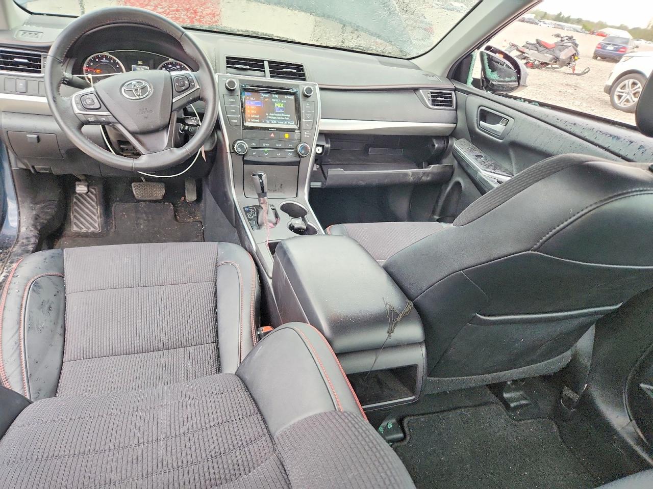 2017 TOYOTA CAMRY SE photo 8