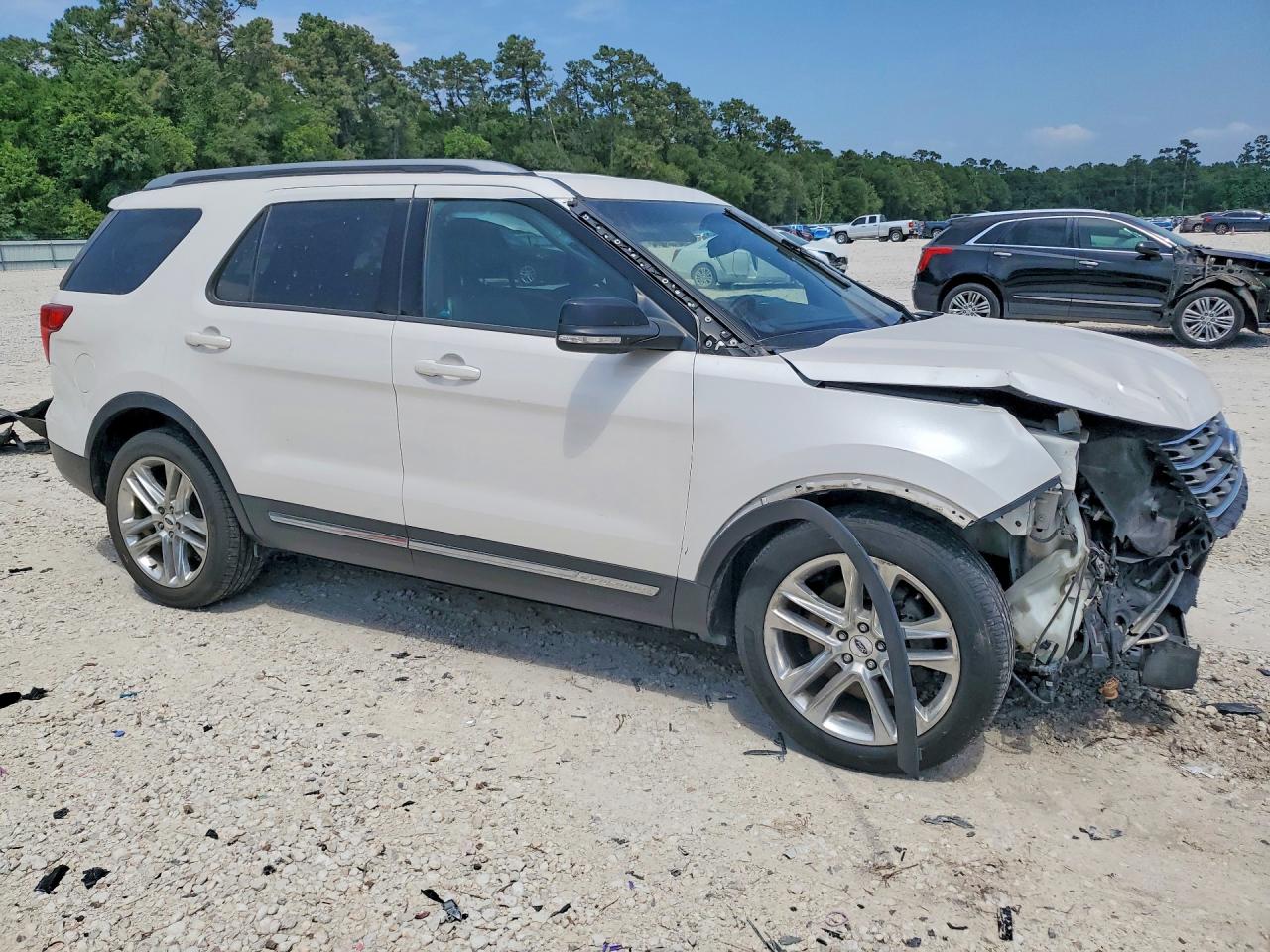 2016 FORD EXPLORER XLT photo 7