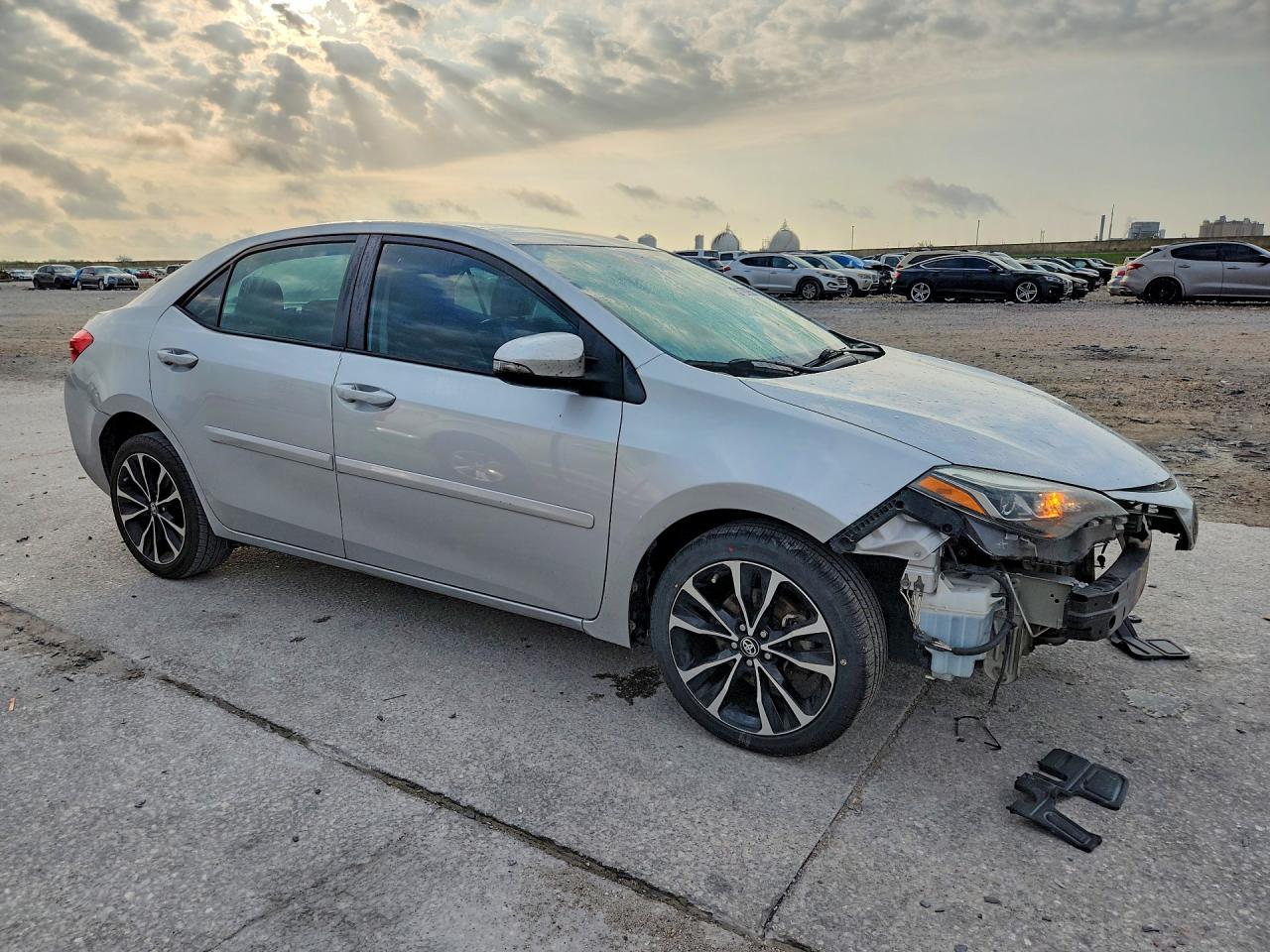 2018 TOYOTA COROLLA SE photo 10
