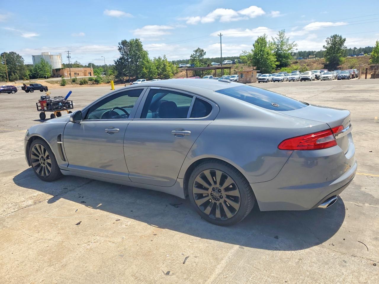 2009 JAGUAR XF LUXURY photo 3