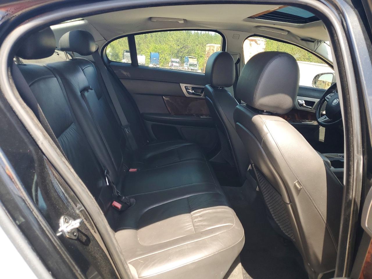 2009 JAGUAR XF LUXURY photo 19
