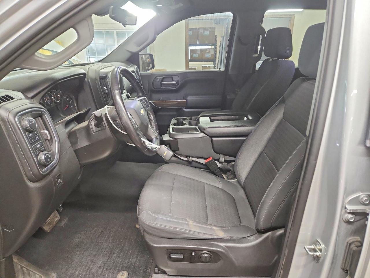 2020 CHEVROLET SILVERADO K1500 LT photo 13