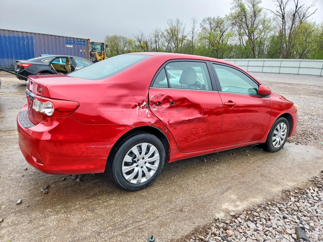 2013 TOYOTA COROLLA LE photo 7