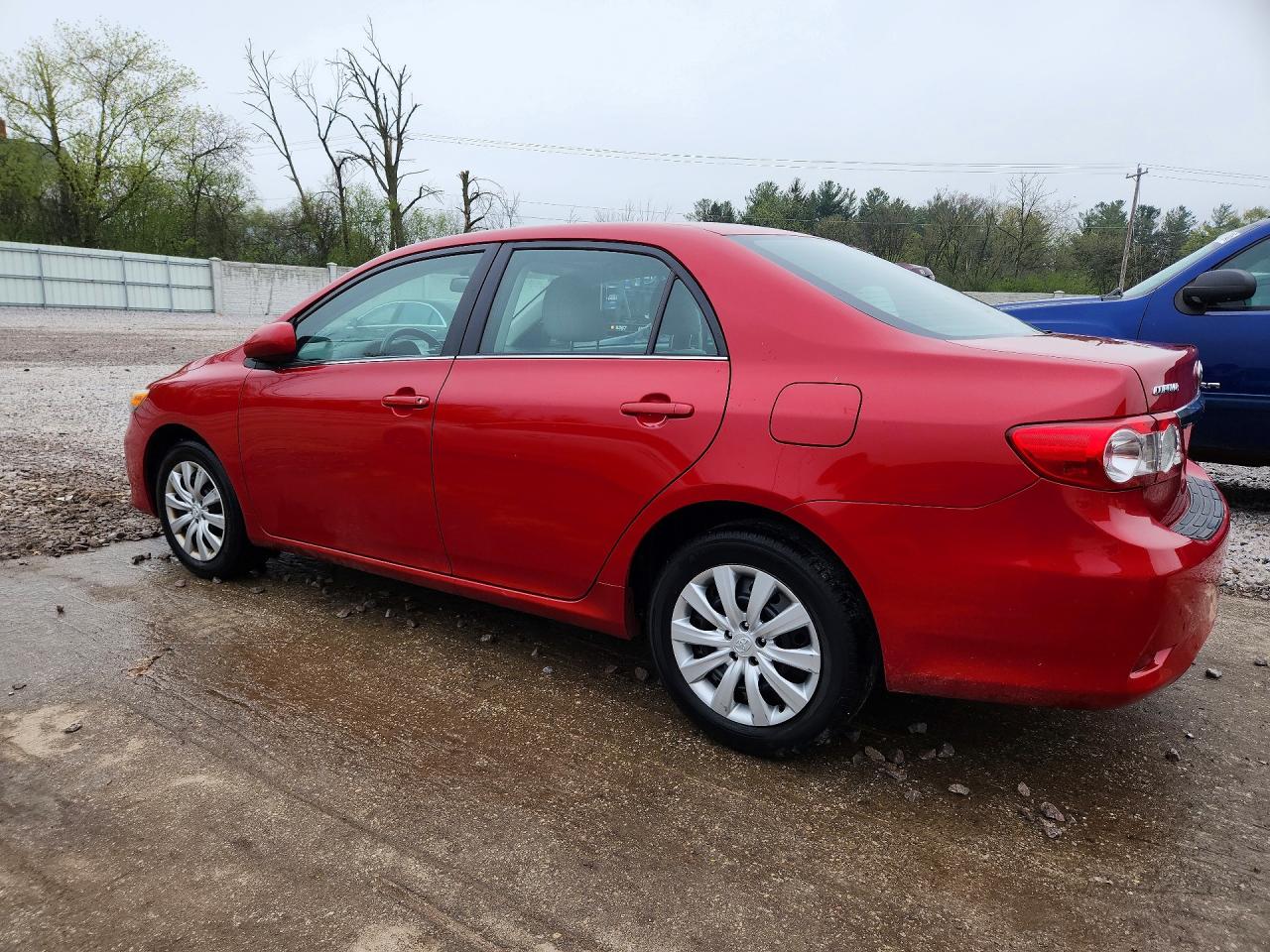 2013 TOYOTA COROLLA LE photo 4