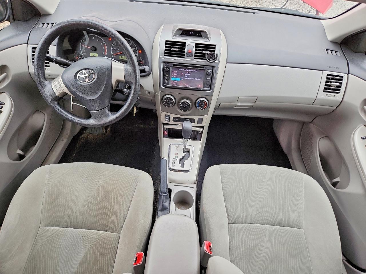 2013 TOYOTA COROLLA LE photo 22