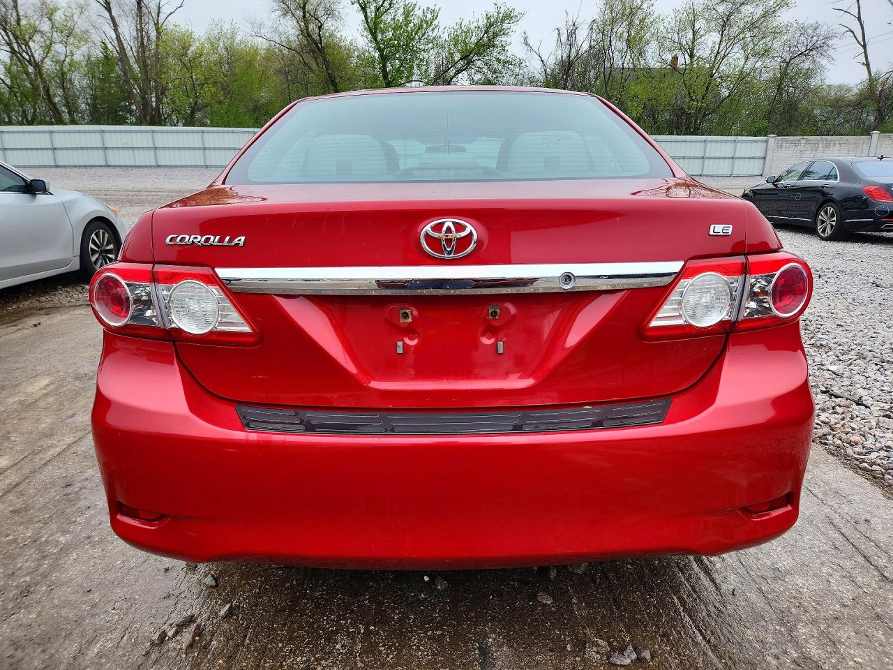 2013 TOYOTA COROLLA LE photo 16