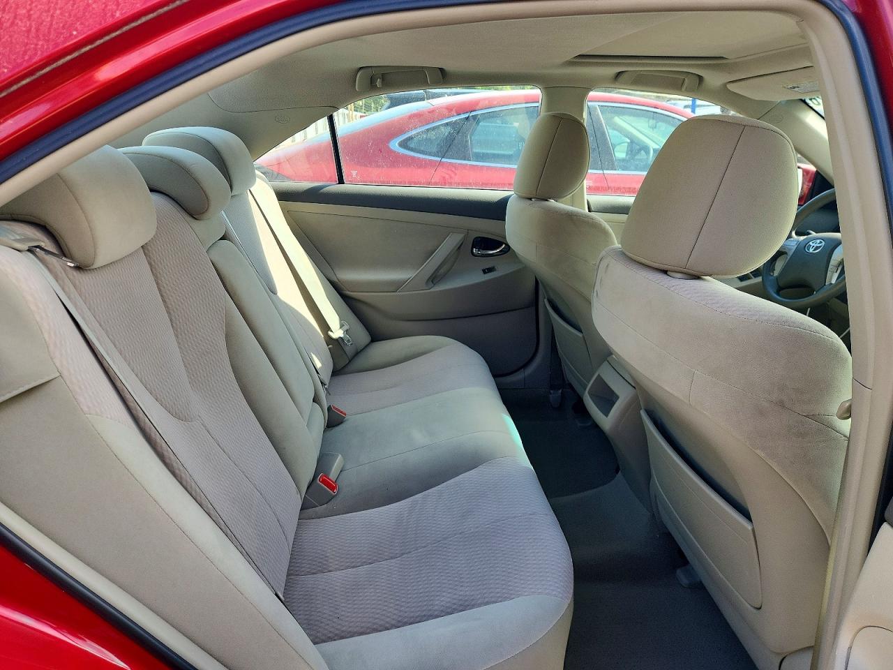 2011 TOYOTA CAMRY LE photo 28