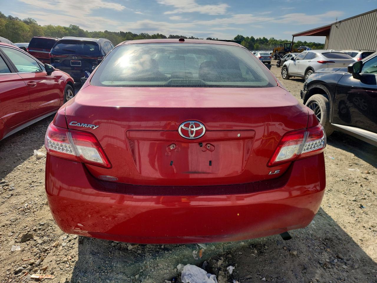 2011 TOYOTA CAMRY LE photo 16