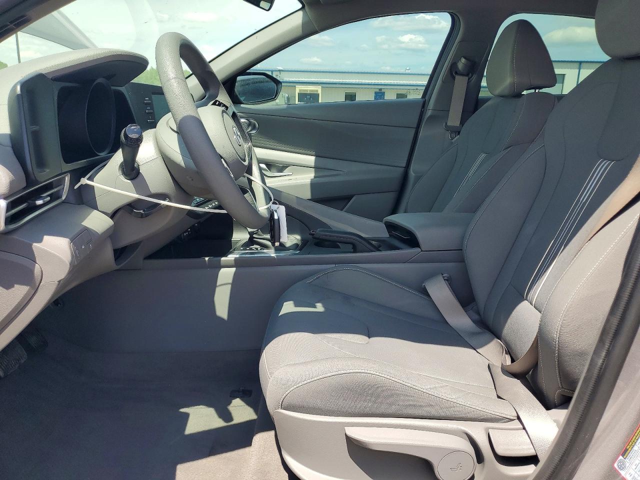 2023 HYUNDAI ELANTRA SEL photo 19