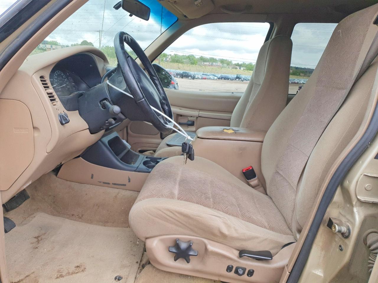 2000 FORD EXPLORER XLT photo 13