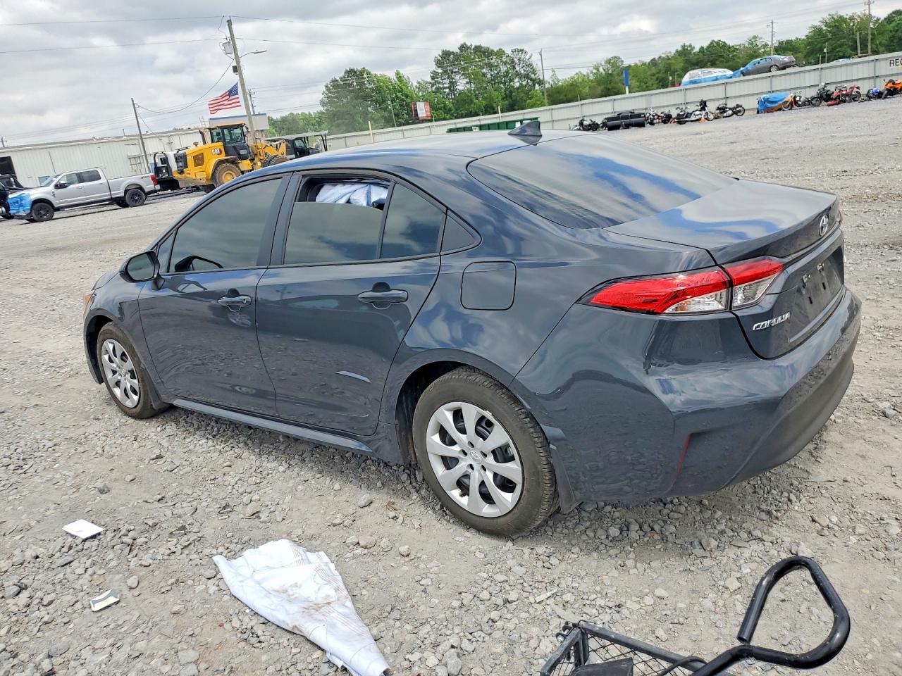 2024 TOYOTA COROLLA LE photo 3