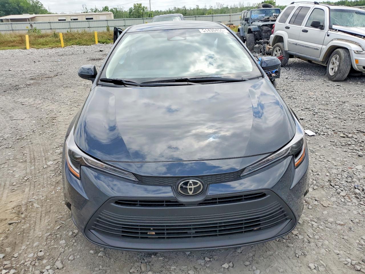 2024 TOYOTA COROLLA LE photo 9