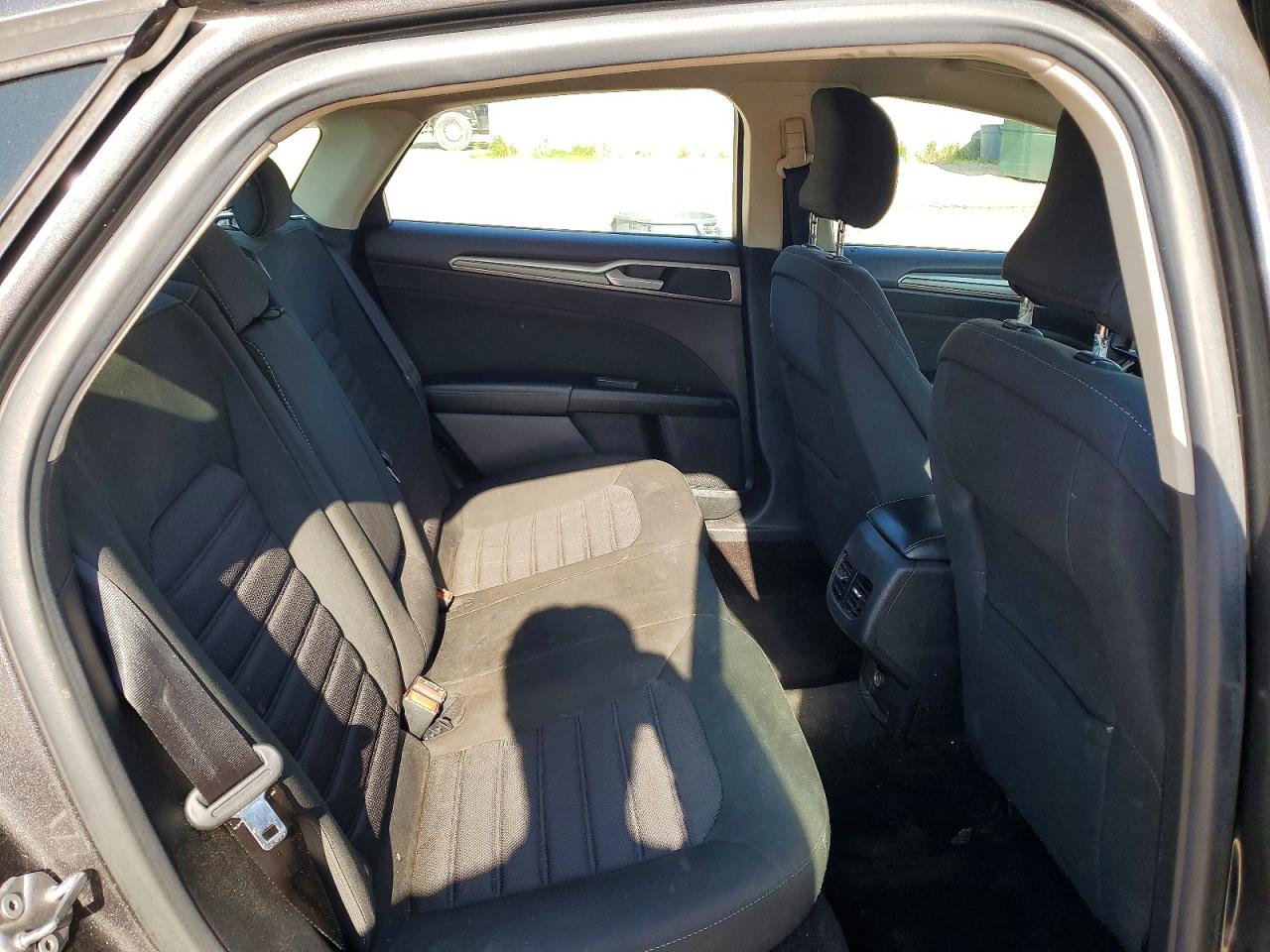 2017 FORD FUSION SE photo 28