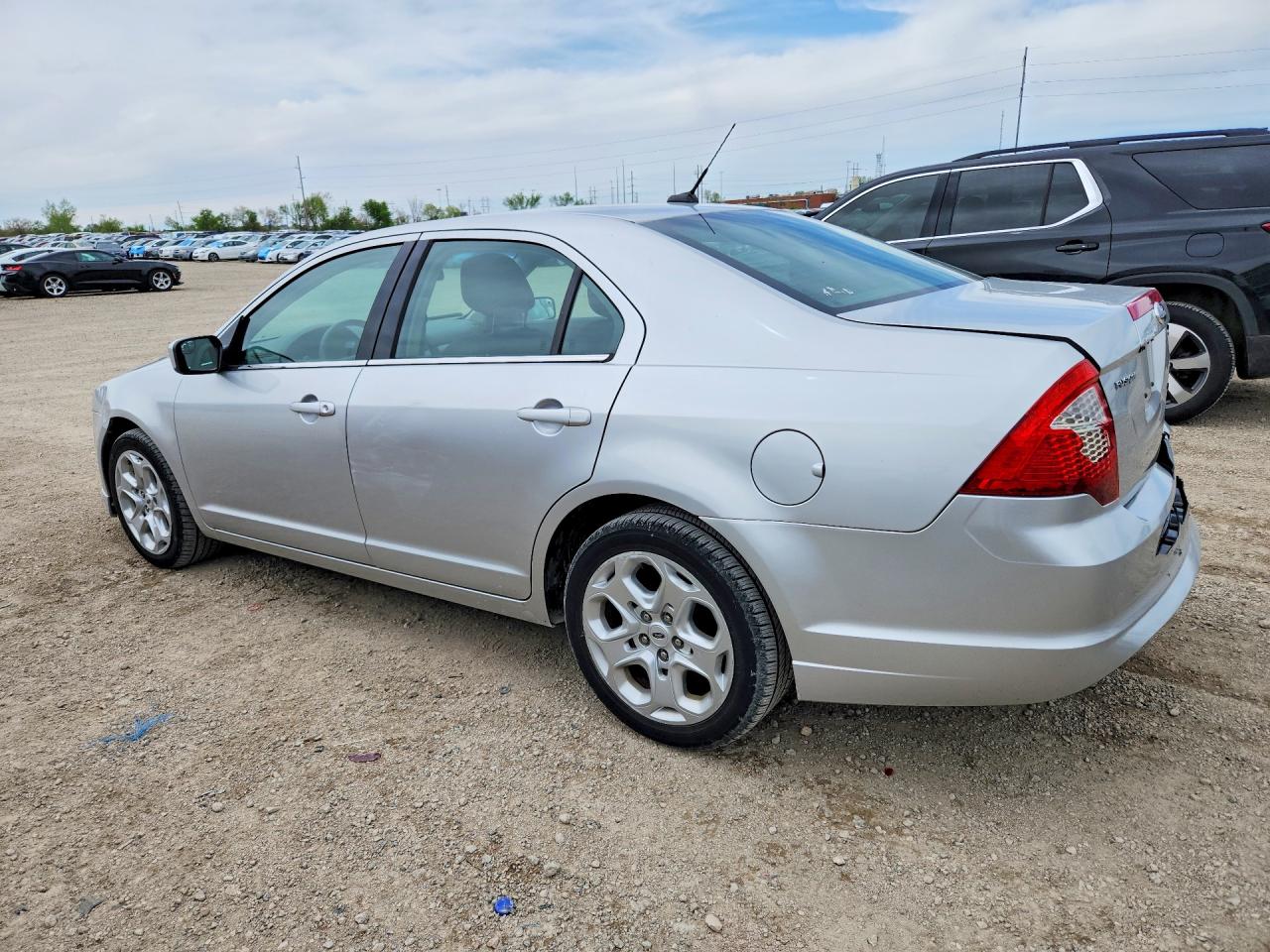 2011 FORD FUSION SE photo 4