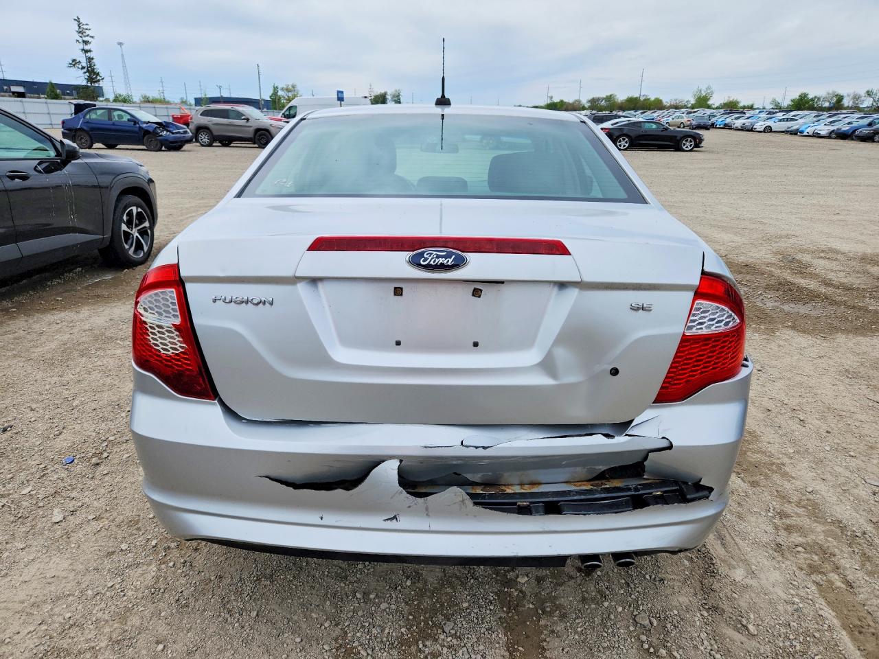 2011 FORD FUSION SE photo 16