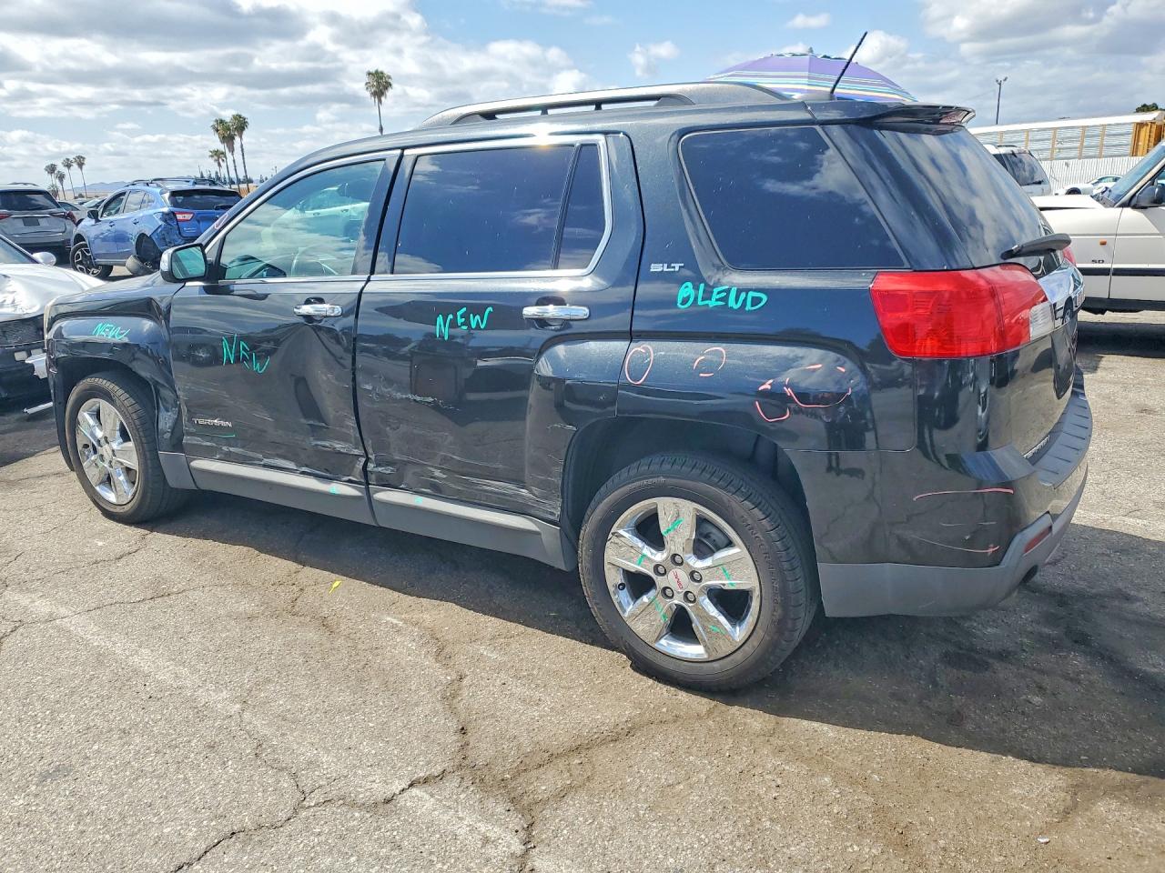 2015 GMC TERRAIN SLT photo 3