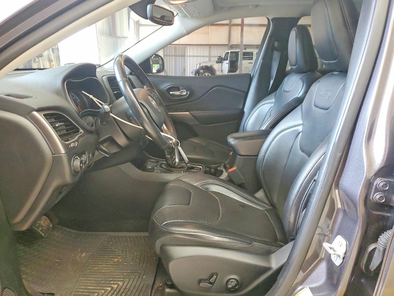 2019 JEEP CHEROKEE LIMITED photo 13